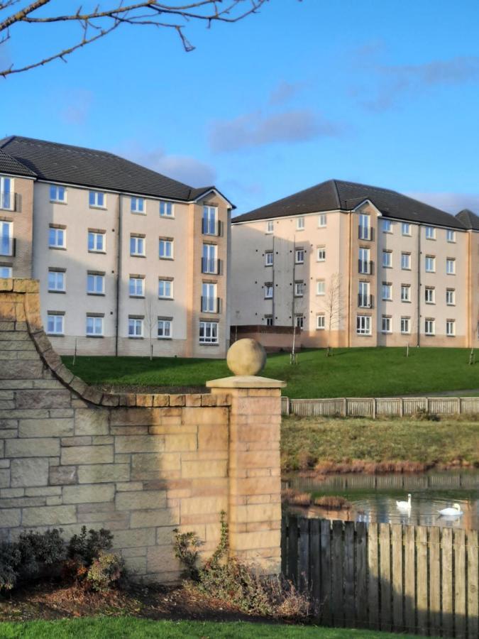 Ferienwohnung Pond View Airdrie Exterior foto
